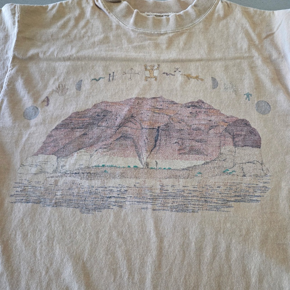 Snowshoe Thompson Vintage Desert Mesa Graphic T-Shirt Tan Mens Large - Picture 9 of 9